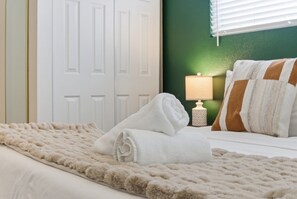 4 bedrooms, iron/ironing board, free WiFi, bed sheets