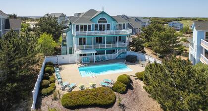 The Flirty Flamingo: Dog-Friendly, Elevator, Pool, Golf View