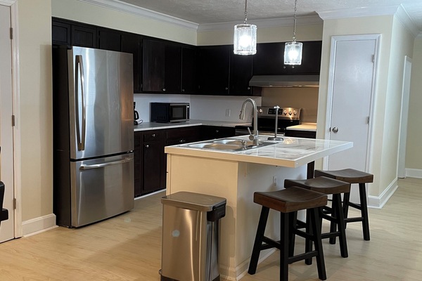 Frigorifero, microonde, forno, piano cottura