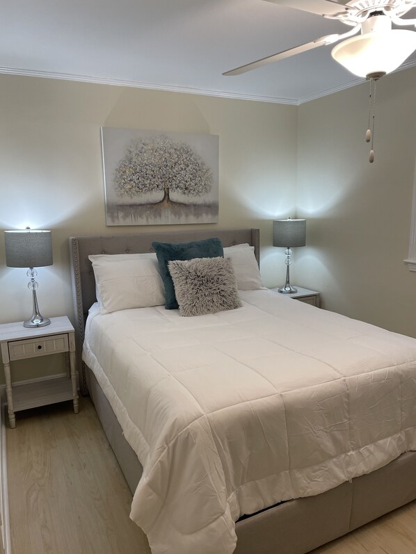 3 bedrooms, in-room safe, desk, iron/ironing board