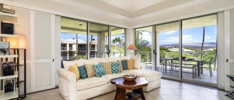 Una televisión, libros