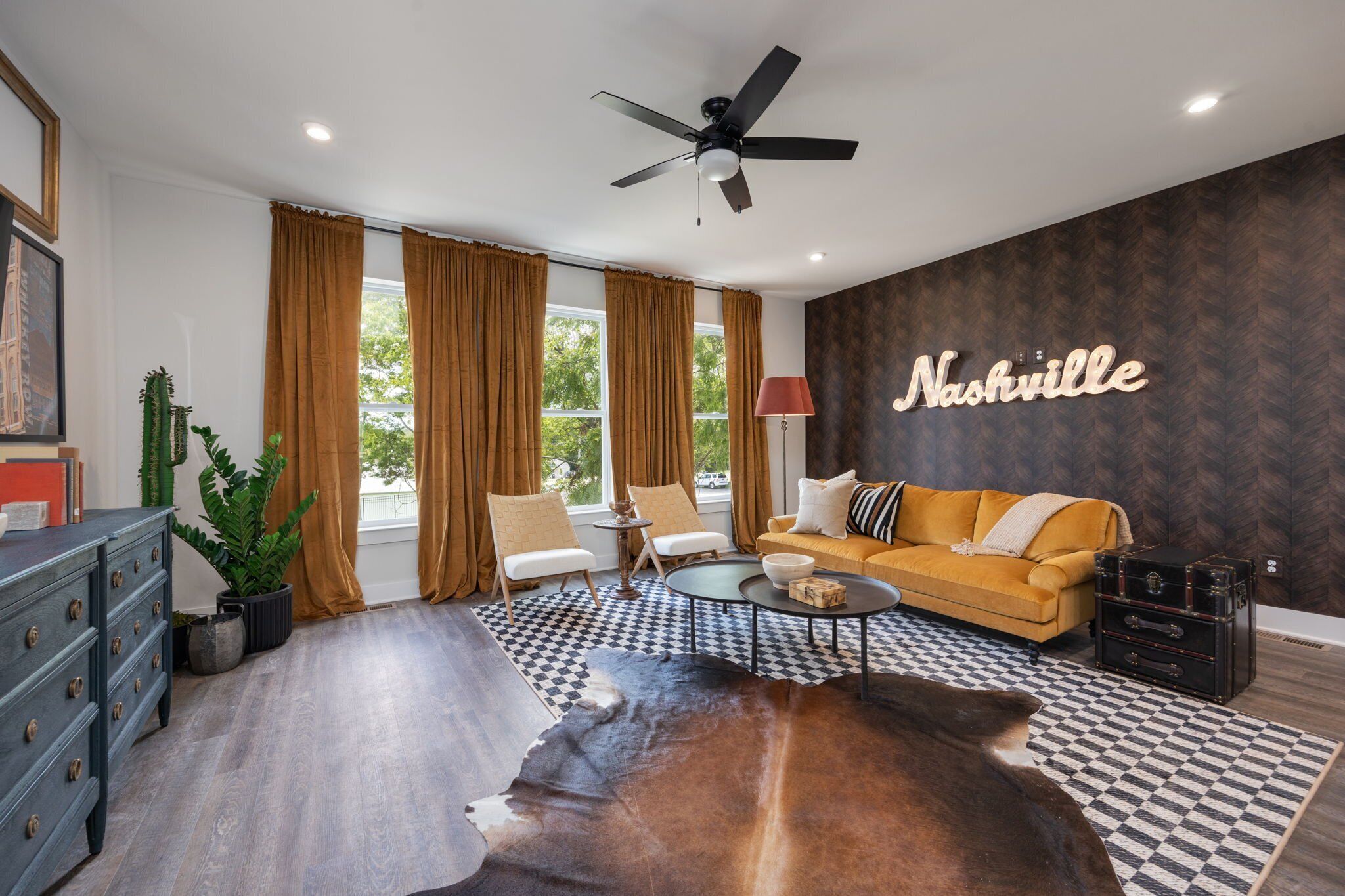 Classic Country - Mins to Downtown - Private Rooftop