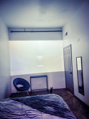 2 Schlafzimmer, Schreibtisch, Bügeleisen/Bügelbrett, kostenloses WLAN