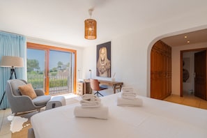 4 dormitorios, tabla de planchar con plancha, wifi gratis y ropa de cama