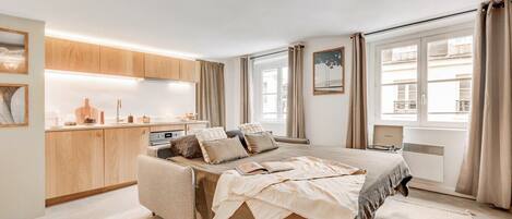 Strykjärn/strykbräda, wi-fi och sängkläder