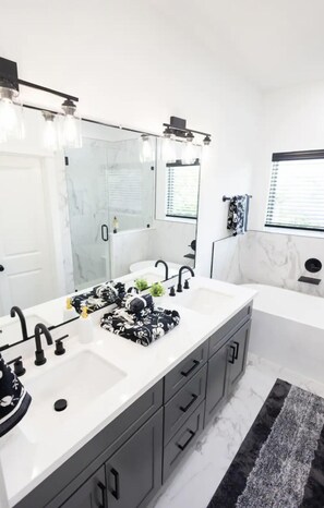 Towels, soap, shampoo, toilet paper