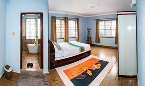 8 bedrooms, desk, iron/ironing board, free WiFi