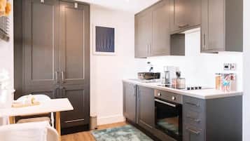 Kühlschrank, Ofen, Herdplatte, Toaster