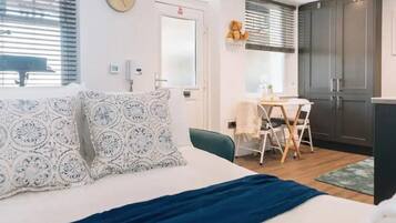 Bügeleisen/Bügelbrett, WLAN, Bettwäsche