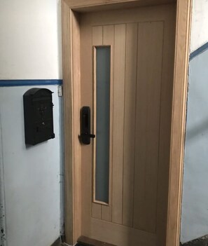 Interior - Apartment - Largs - Sleeps 4 - Pet Friendly (Largs)