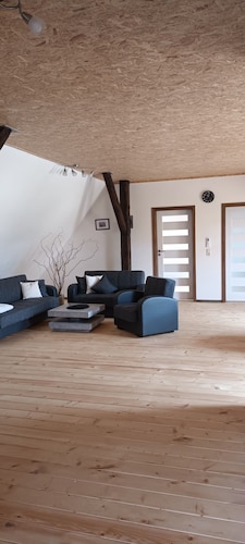Ferienwohnung 'Haus Beim Schloß' mit privater Terrasse, WLAN und Klimaanlage