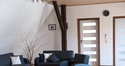 Ferienwohnung 'Haus Beim Schloß' mit privater Terrasse, WLAN und Klimaanlage