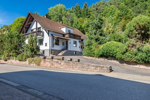 Apartment 'Ferienwohnung Zur Frischen Quelle' with Wi-Fi