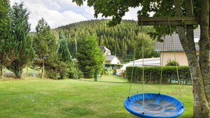 Property grounds - Apartment 'Ferienwohnung 3' with Shared Garden and Wi-Fi (Vöhrenbach)
