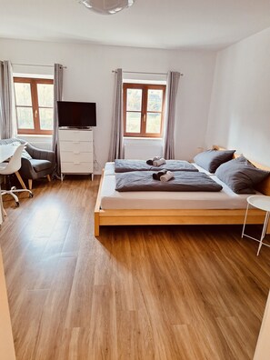 7 bedrooms, free WiFi, bed sheets