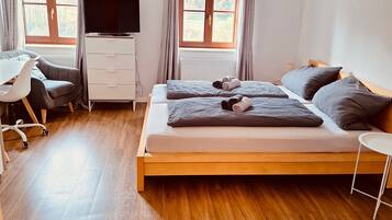 7 Schlafzimmer, kostenloses WLAN, Bettwäsche