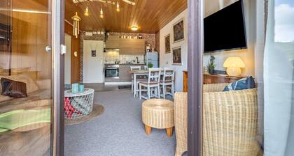 Holiday Apartment "Grundblick" with Mountain View, Balcony & Wi-Fi