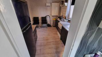 Geladeira, fogão, cooktop, cafeteira/chaleira