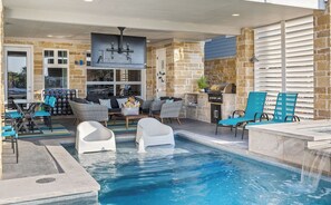 屋外プール、温水プール