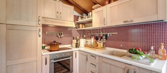 Family Friendly Rosa House Amazing View, Barga, Italy