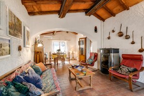 TV - Family Friendly Rosa House Amazing View, Barga, Italy (Barga)