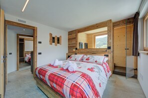 3 bedrooms, free WiFi, bed sheets