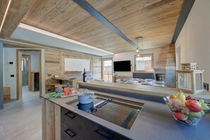 Unclassified image, 2 of 37, button