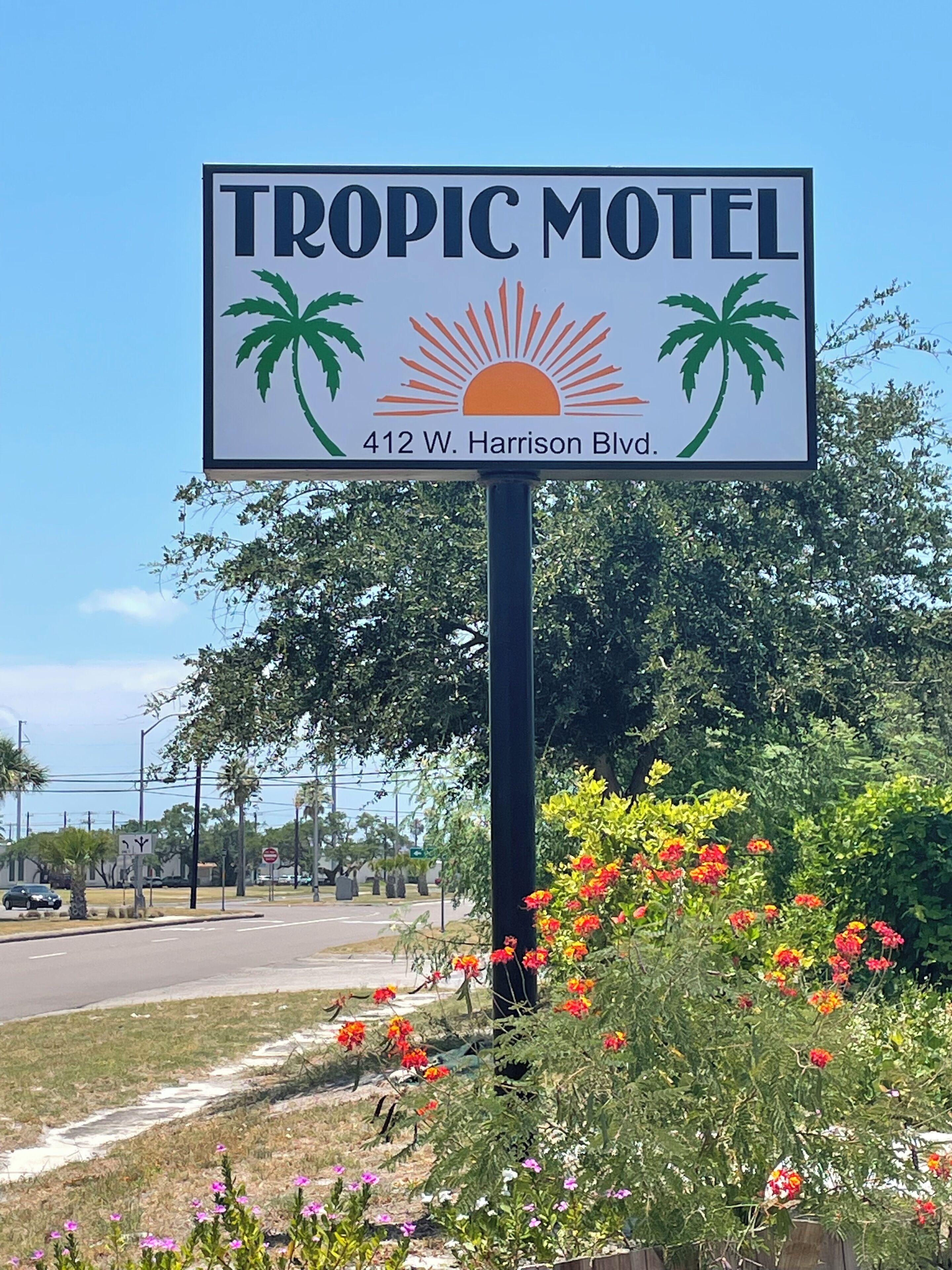 Tropic Motel — photo 8
