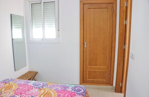 1 Schlafzimmer, Bügeleisen/Bügelbrett, Bettwäsche