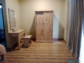 Interior - Close to centre & restaurant (Bali)