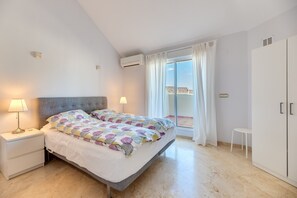 5 bedrooms, iron/ironing board, free WiFi, bed sheets