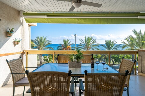 Apartment 'Albatros' with Sea View, Wi-Fi and Air Conditioning