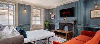 Paradise Square Remodelled 18th Century Apt 1