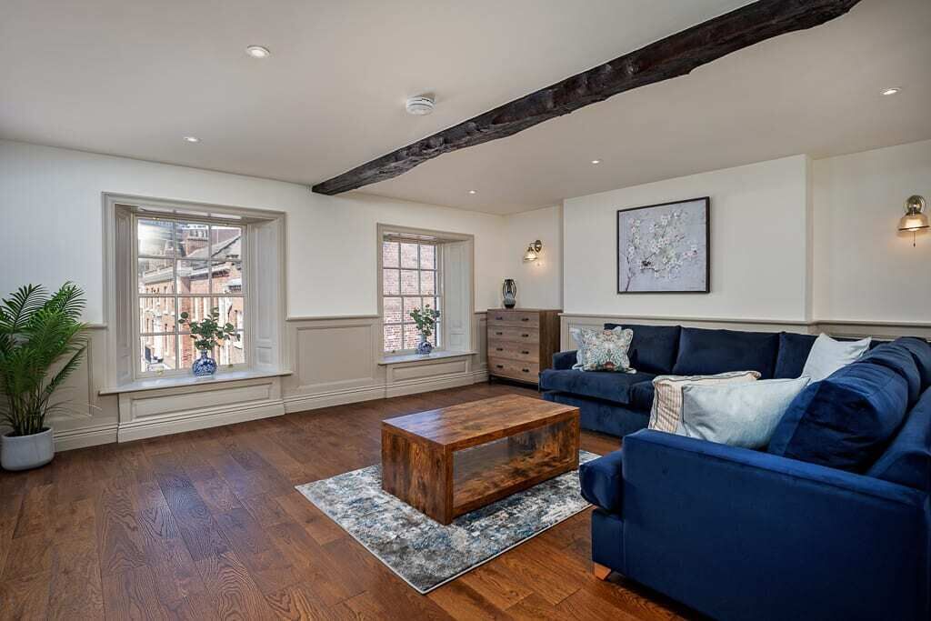 Una televisión, una oficina