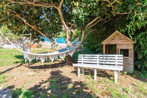 Property grounds - Holiday Home 'Casa Calafell' with Mountain View, Wi-Fi and Air Conditioning (SEGUR DE CALAFELL)