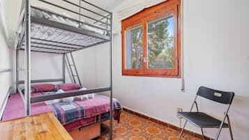 5 Schlafzimmer, Bügeleisen/Bügelbrett, kostenloses WLAN, Bettwäsche