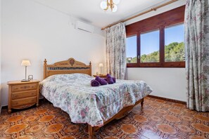 5 dormitorios, tabla de planchar con plancha, wifi gratis y ropa de cama