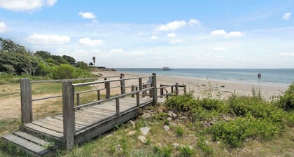 Beachside Bliss Awaits at El Jardin Haven!