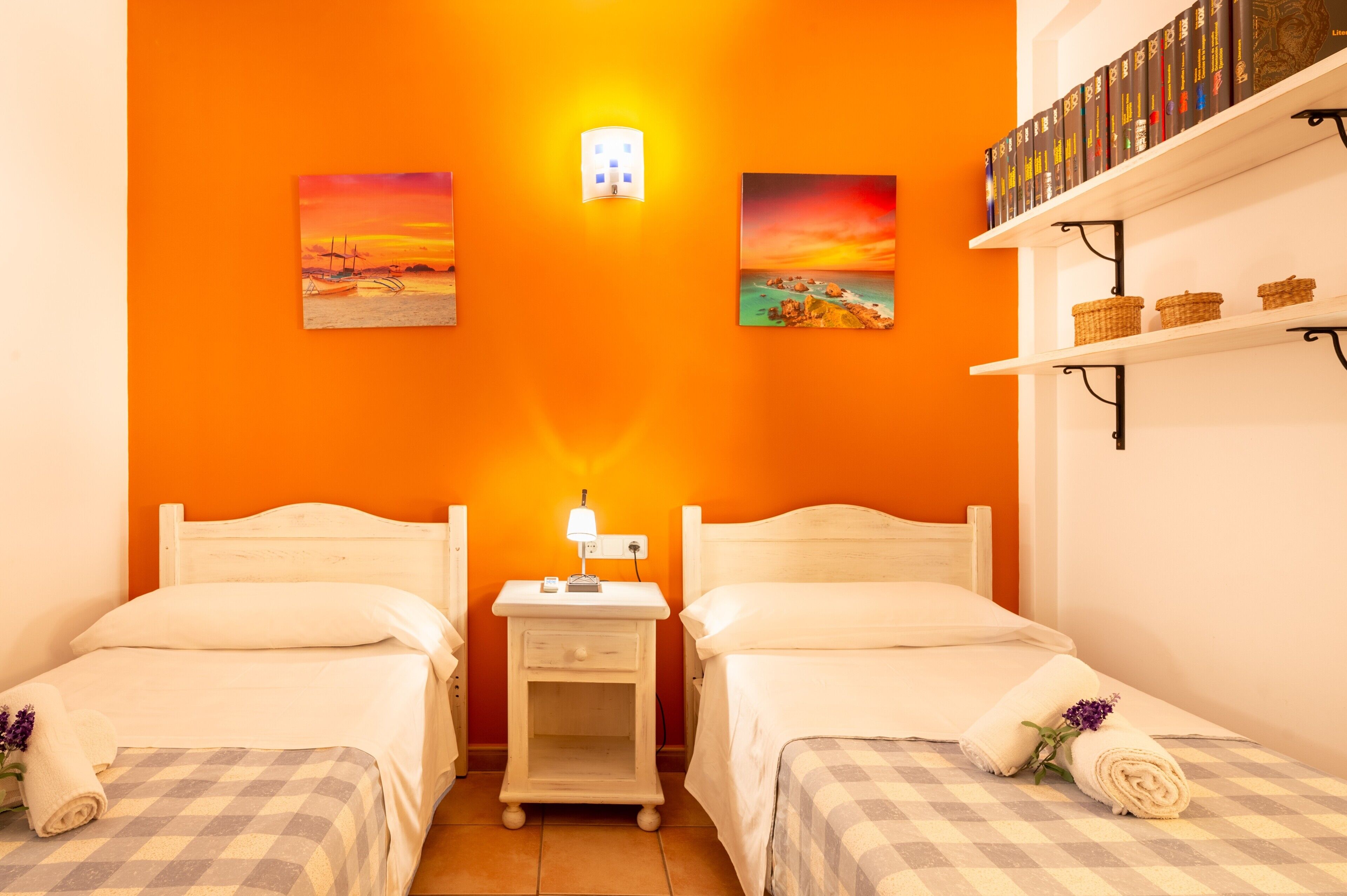 2 camere, ferro/asse da stiro, Wi-Fi gratuito, lenzuola