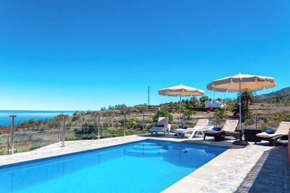 Pool - Vacation Home "Casa La Viña" with Sea View, Private Pool & Wi-Fi (Puntagorda)