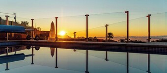Vacation Home "Casa La Viña" with Sea View, Private Pool & Wi-Fi