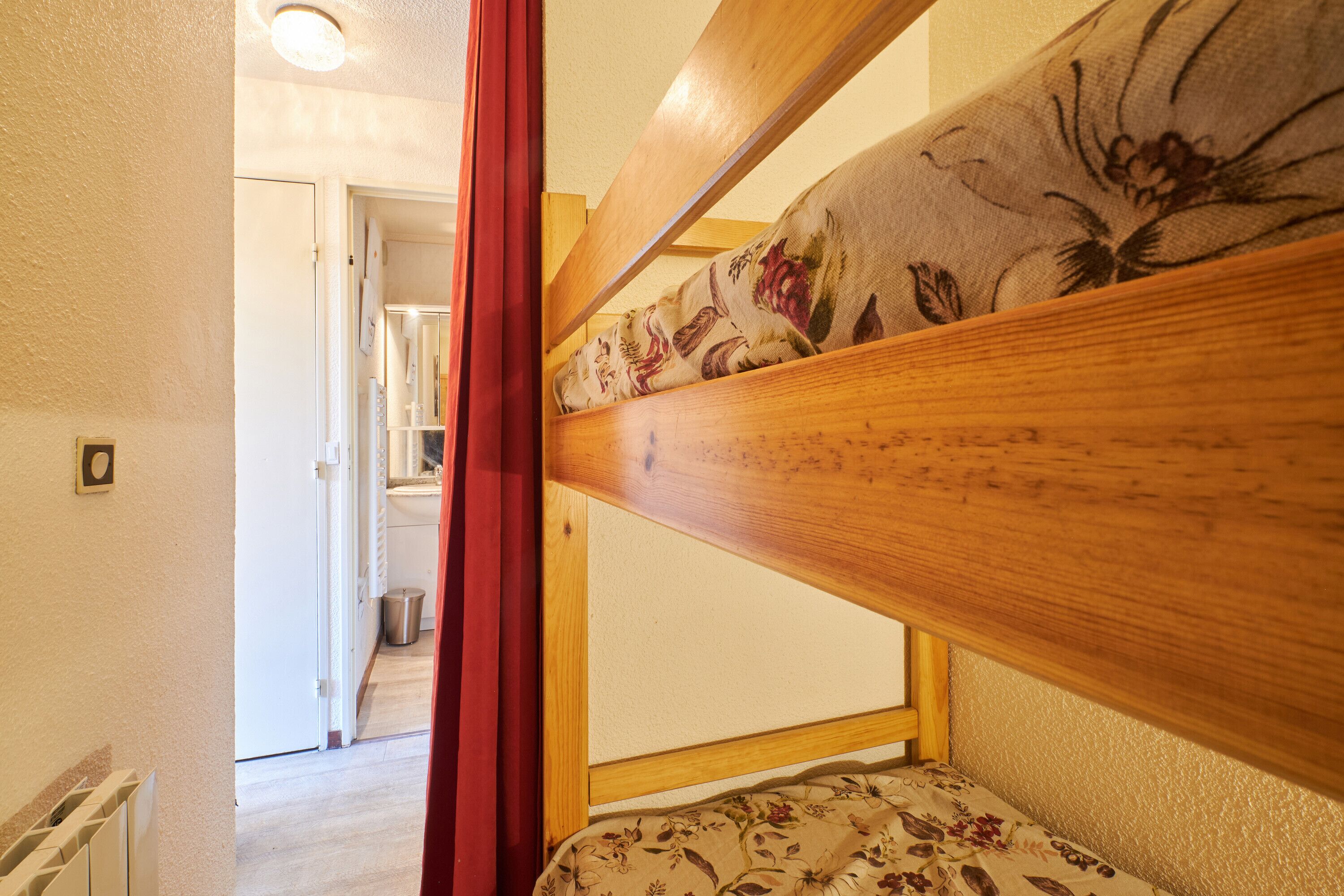 1 chambre, fer et planche à repasser, Wi-Fi gratuit, draps fournis