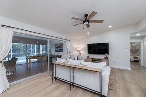 Unclassified image, 2 of 55, button