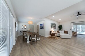 Unclassified image, 4 of 55, button