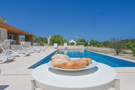 Pool. Villa 'Antares Con Piscina' with Private Pool, Wi-Fi and Air Conditioning