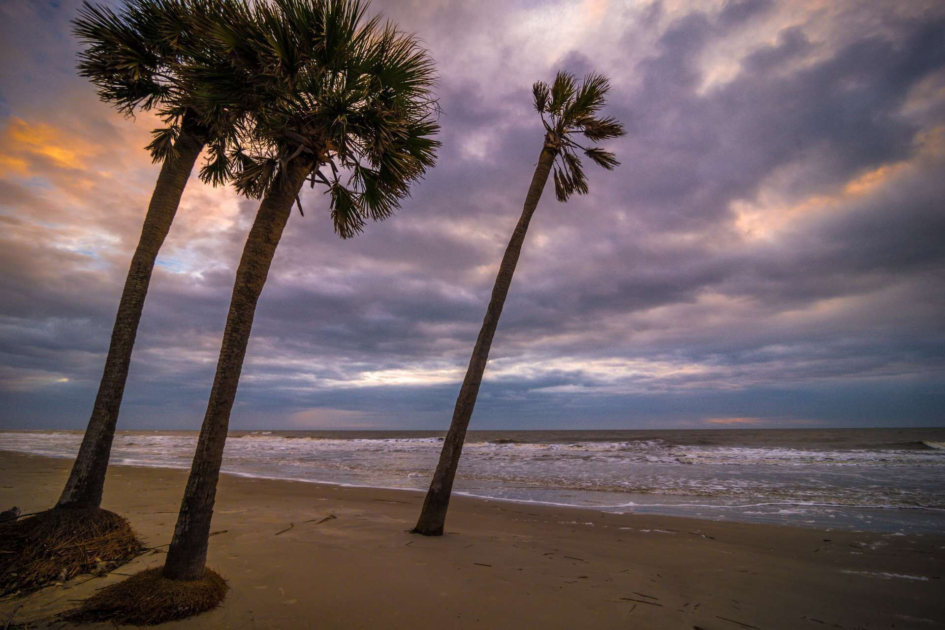 På stranden og fisking