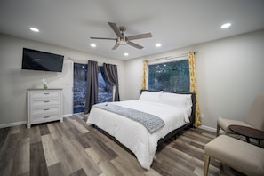 4 camere, una scrivania, ferro/asse da stiro, Wi-Fi gratuito