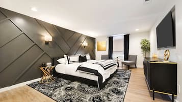 4 bedrooms, desk, iron/ironing board, travel crib