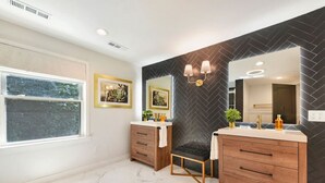 Interior - ★ HostWise Stays ★ Luxe Hot Tub | Great Patio | Driveway Parking (Pittsburgh)