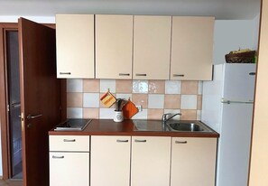 Apartment, Smoking | 4 bedrooms
